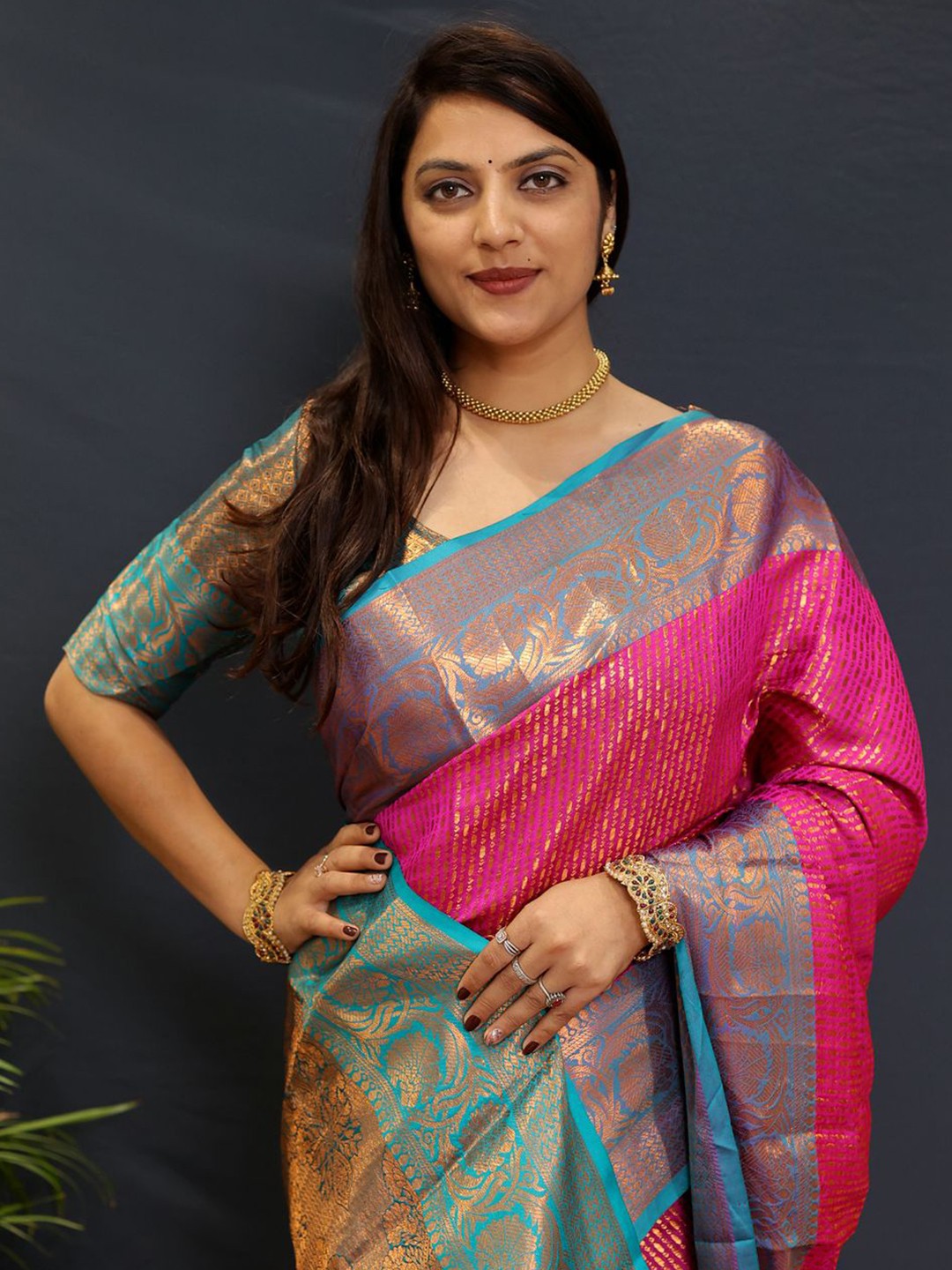 

SILKWEAR Ethnic Motifs Woven Design Zari Kanjeevaram Saree, Pink