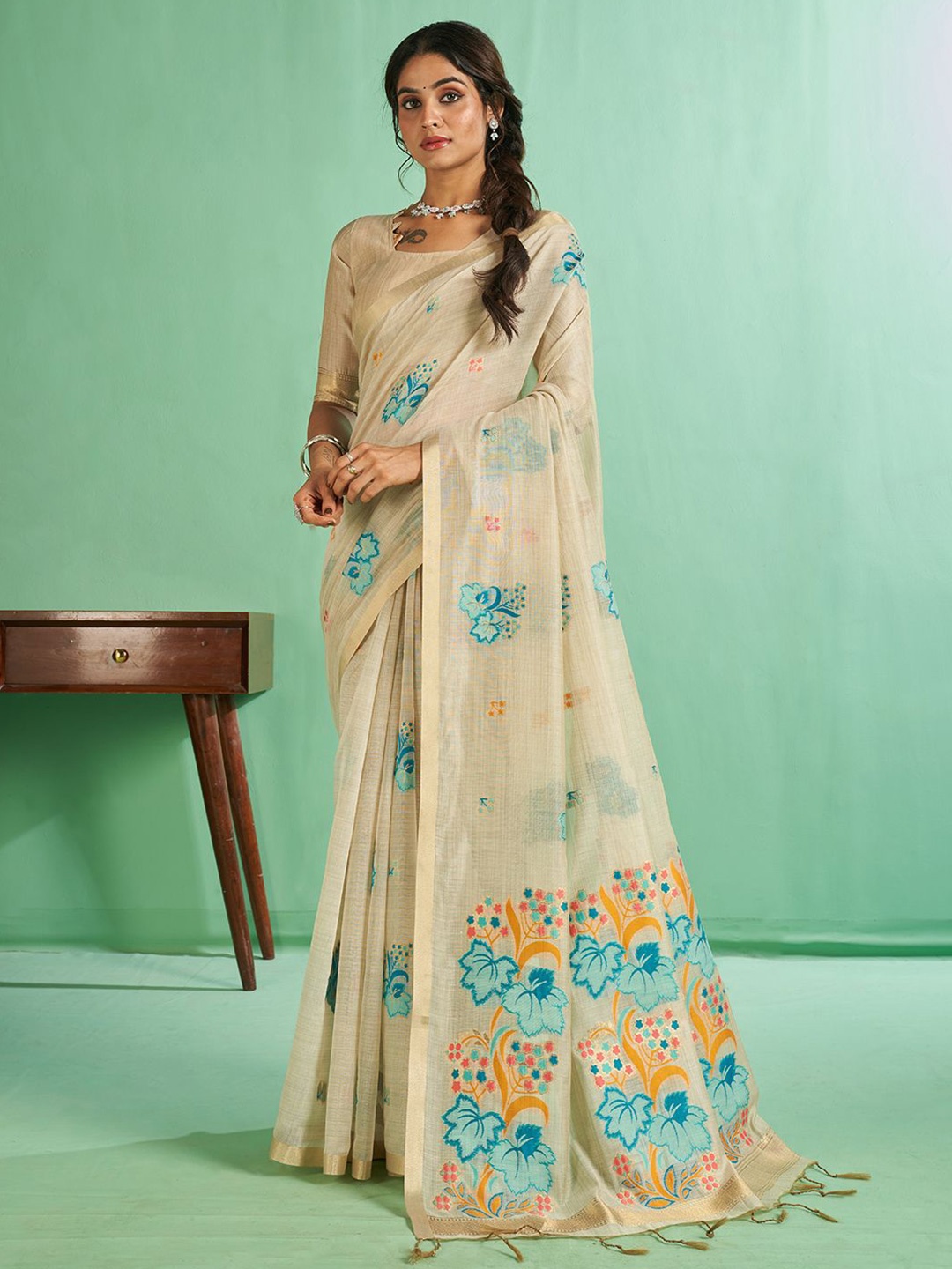 

SARHAWoven Zari Chanderi Saree, Nude