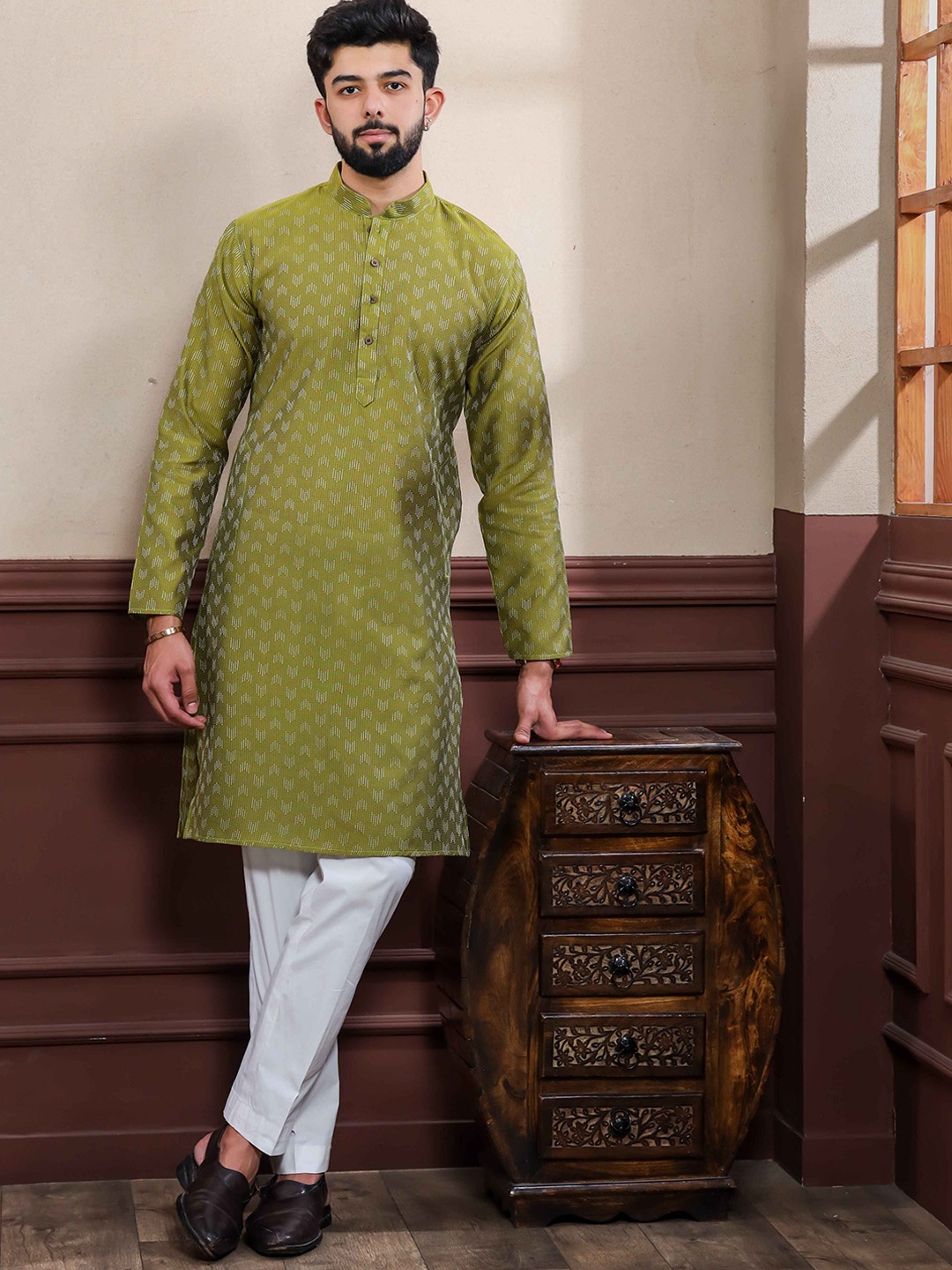 

Koshin Geometric Printed Pure Cotton Mandarin Collar Straight Kurta With Pyjamas, Green