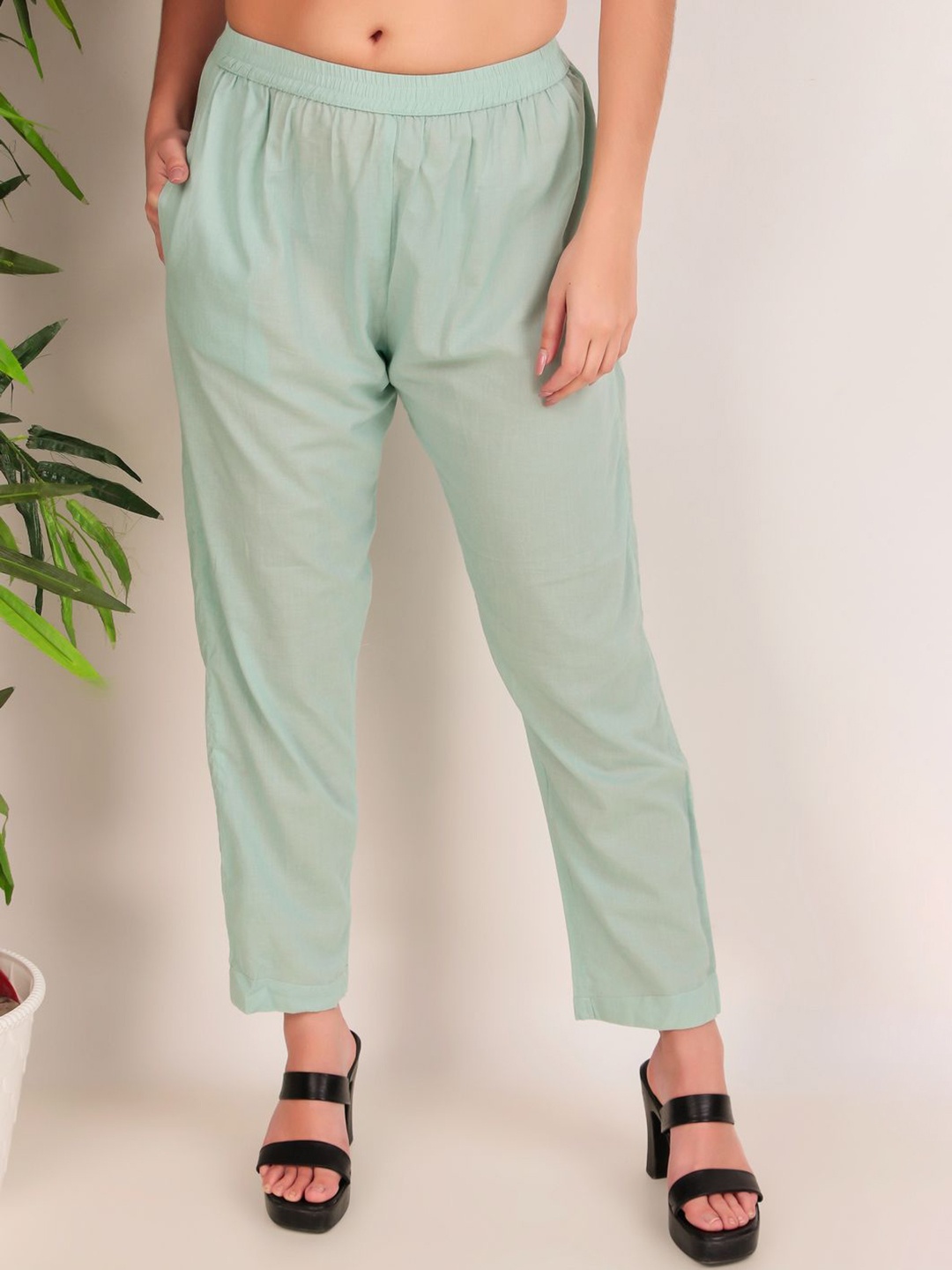 

zuri Women Relaxed Straight Leg Trousers, Green