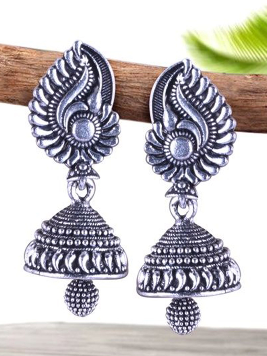 

DIVASTRI Set Of 4 Silver-Plated Floral Shaped Oxidised Jhumkas