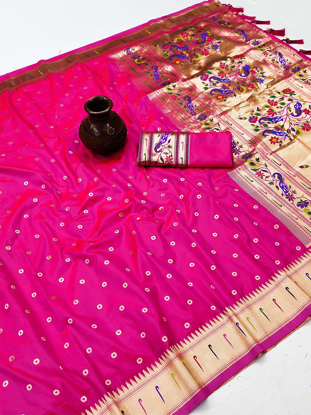 

ZIBLON Woven Design Zari Silk Blend Kanjeevaram Saree, Pink