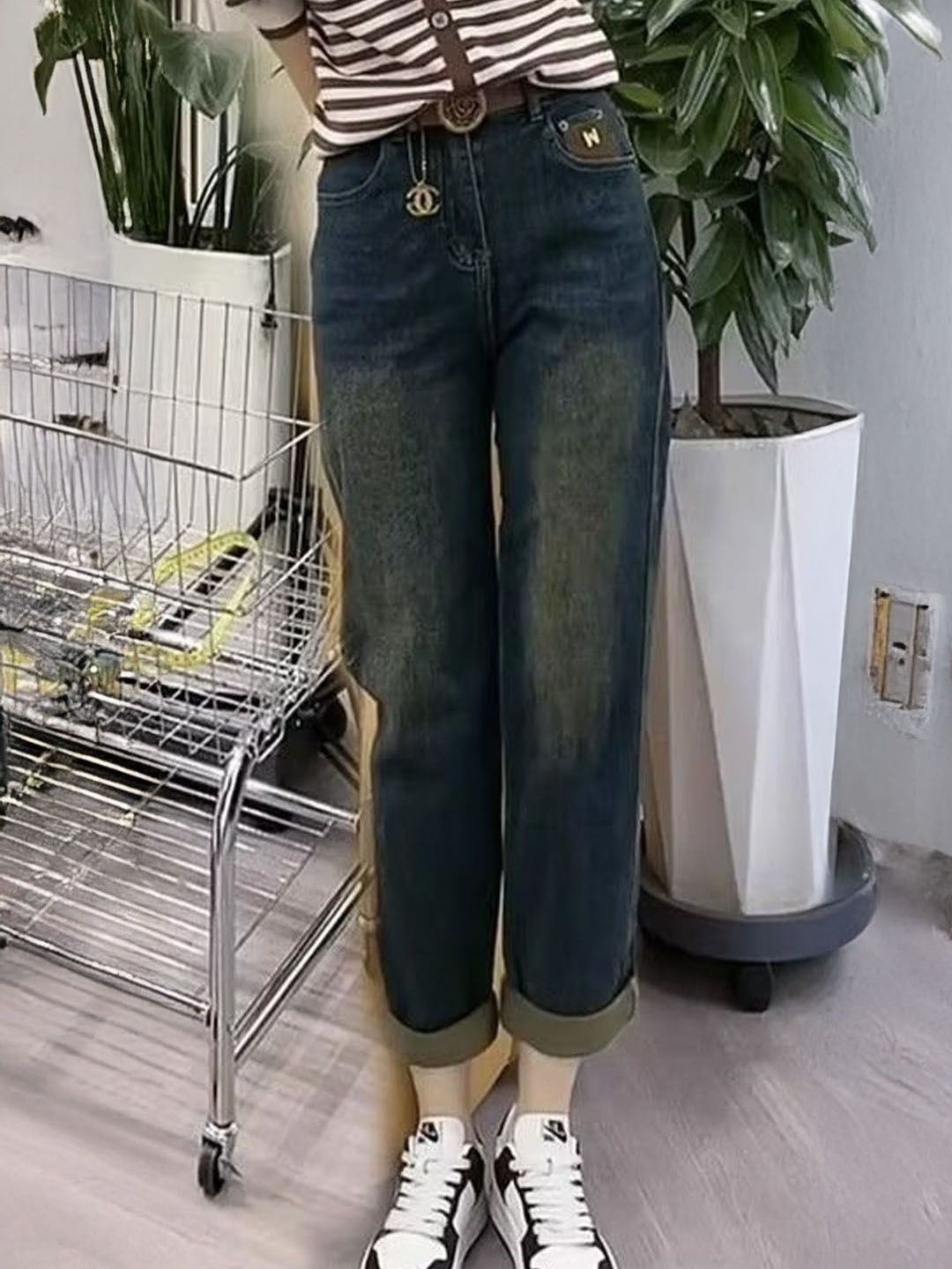 

StyleCast Women Low Distress Light Fade Jeans, Blue