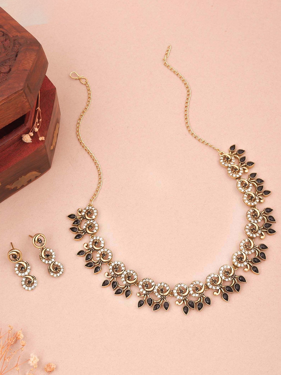 

Anouk Gold-Plated Artificial Stone-Studded Necklace And Earrings