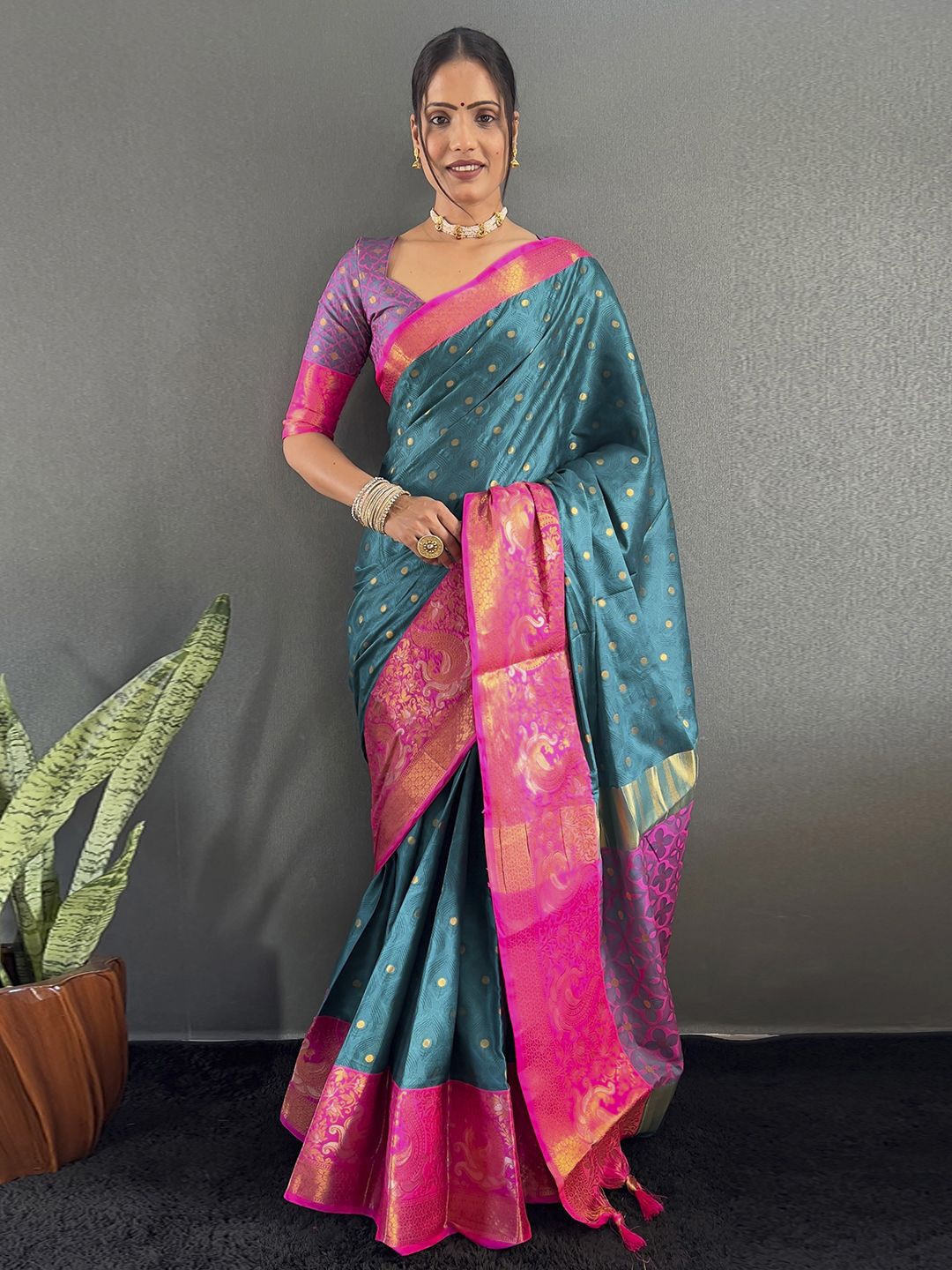 

DIVASTRI Ethnic Motifs Printed Zari Saree With Unstitched Blouse Piece, Teal