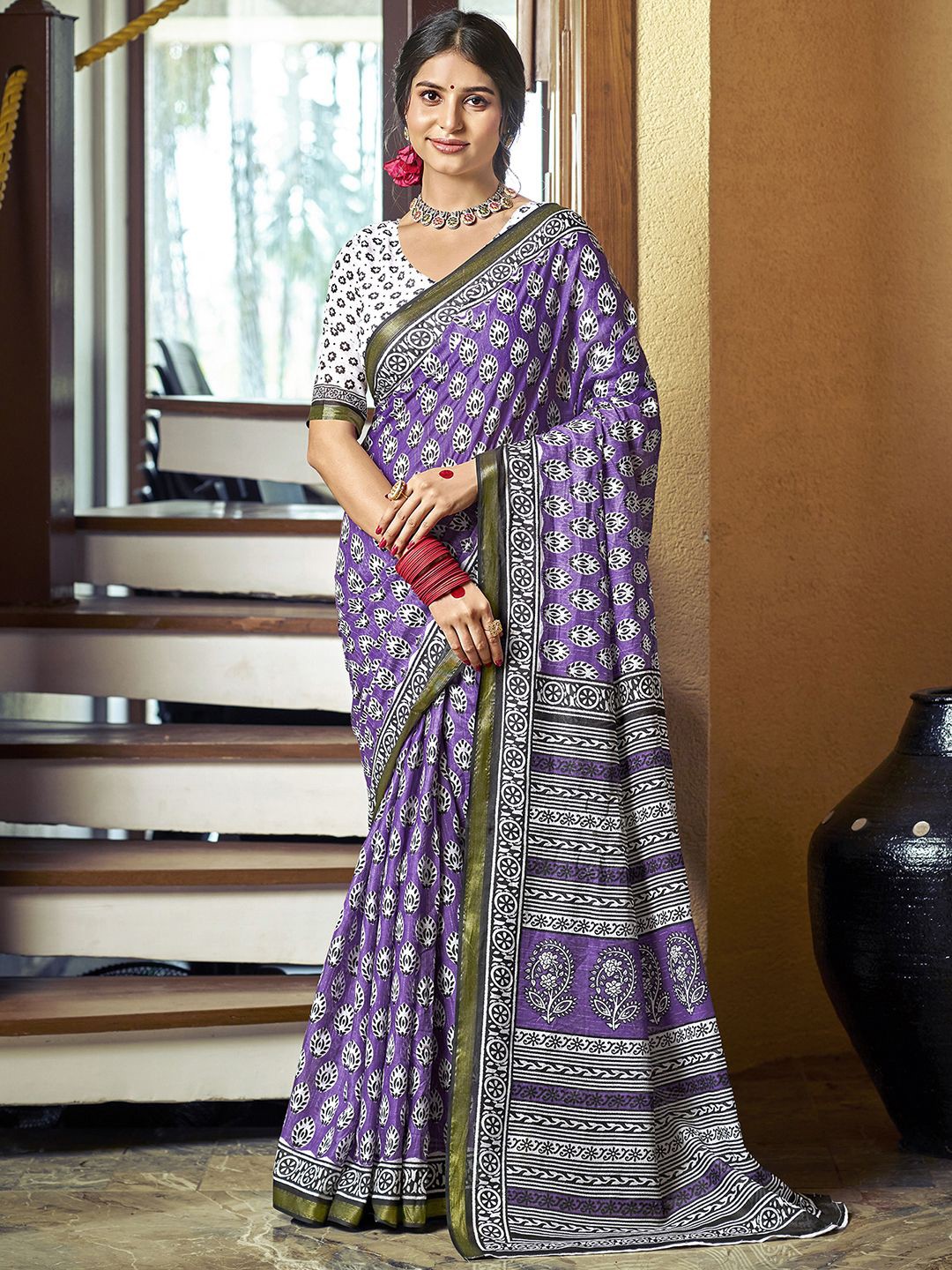 

Mitera Paisley Zari Pure Cotton Block Print Saree, Purple