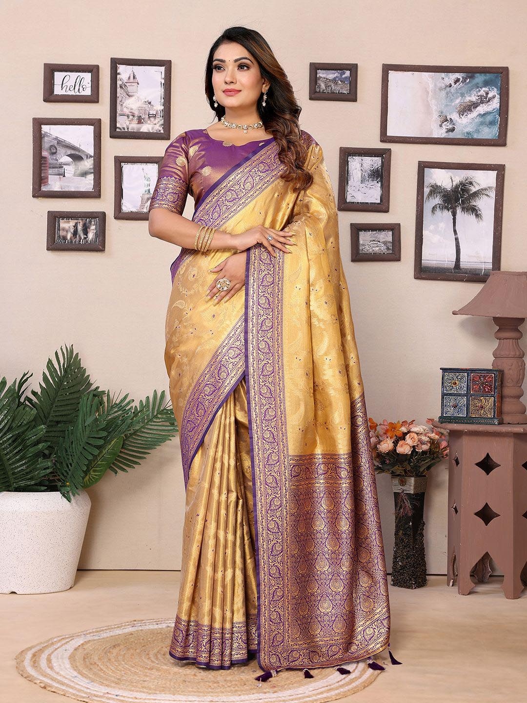 

DIVASTRI Woven Design Zari Silk Blend Banarasi Saree, Beige