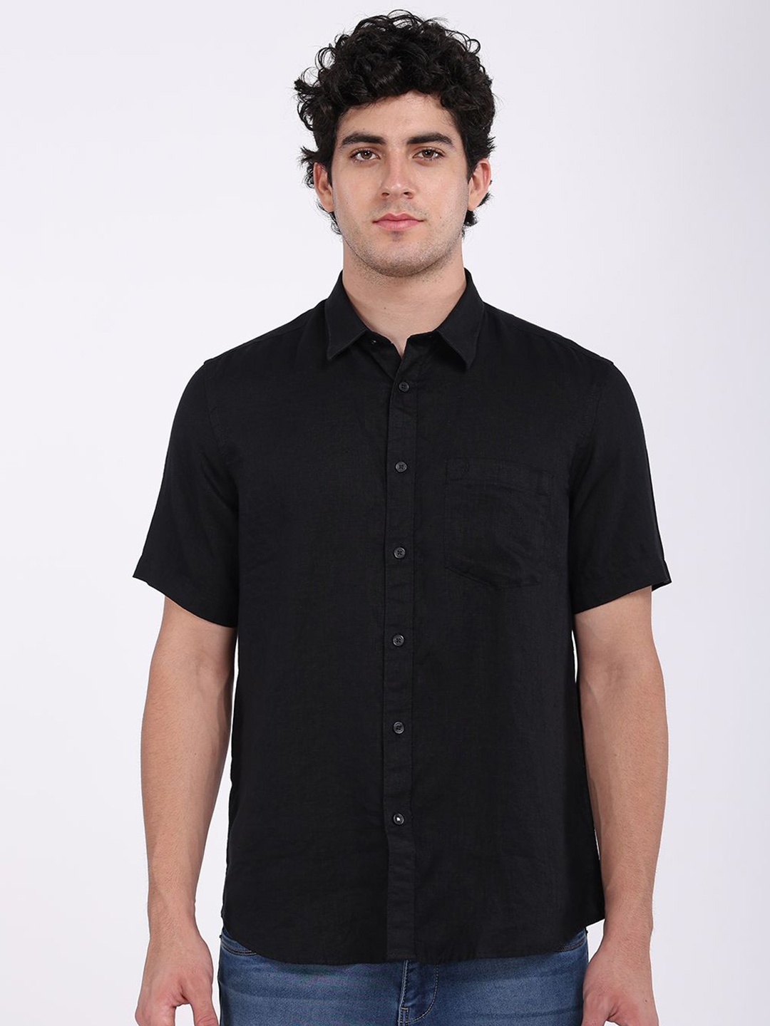

Indian Terrain Men Classic Slim Fit Opaque Casual Shirt, Black