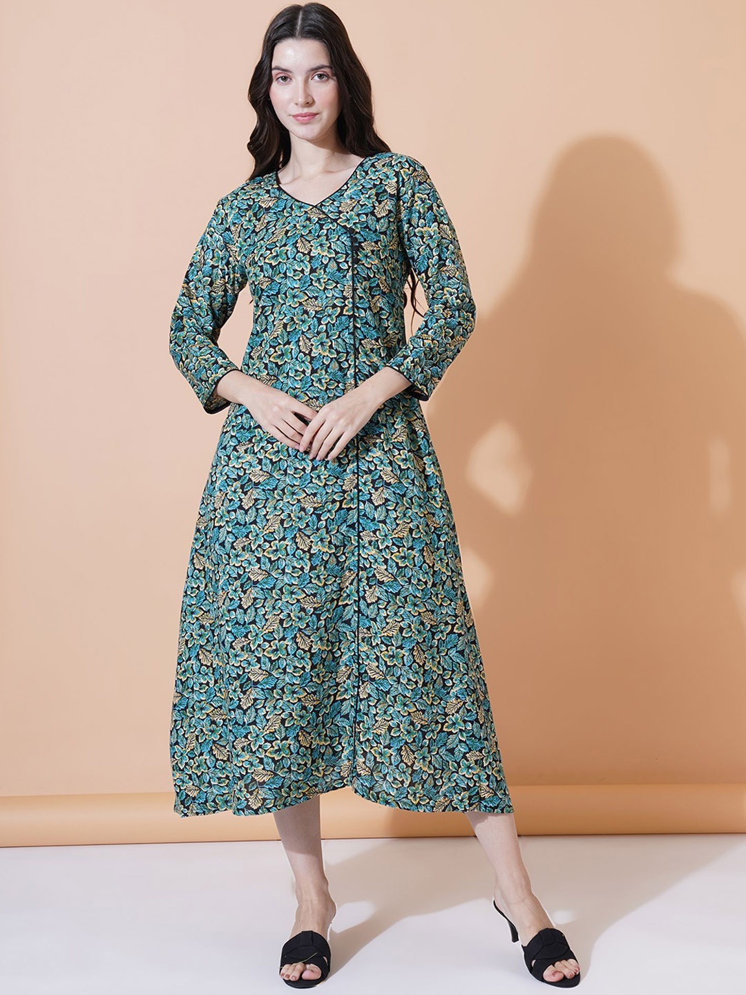 

FebQ Floral Printed V-Neck Cotton A-Line Kurta, Green