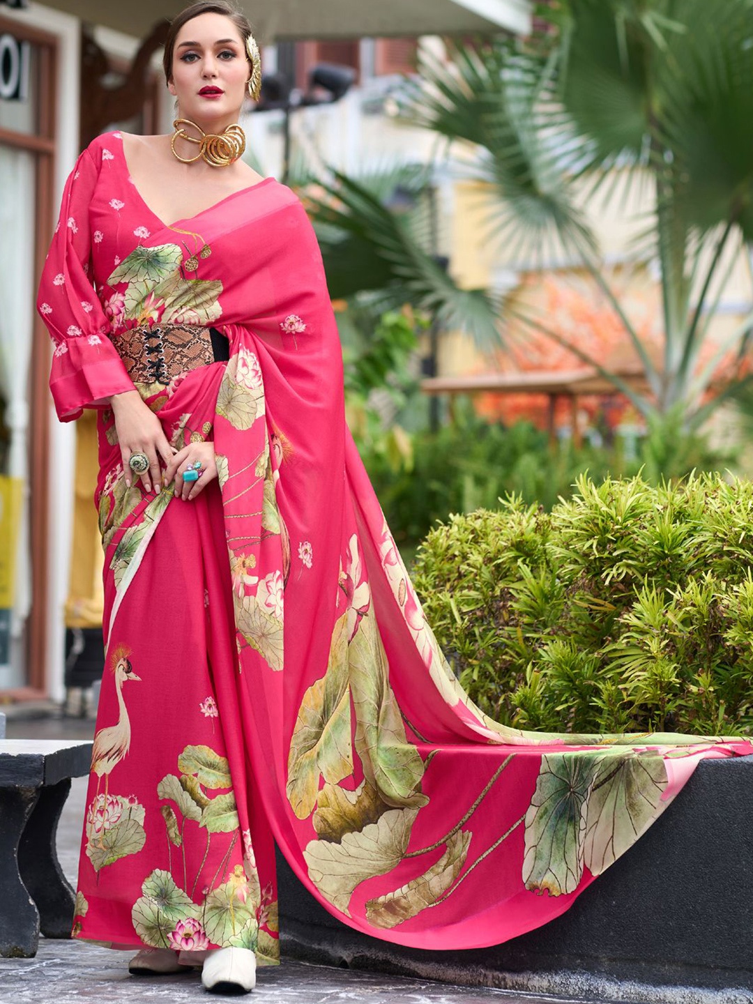 

DIVASTRI Floral Poly Georgette Designer Saree, Pink