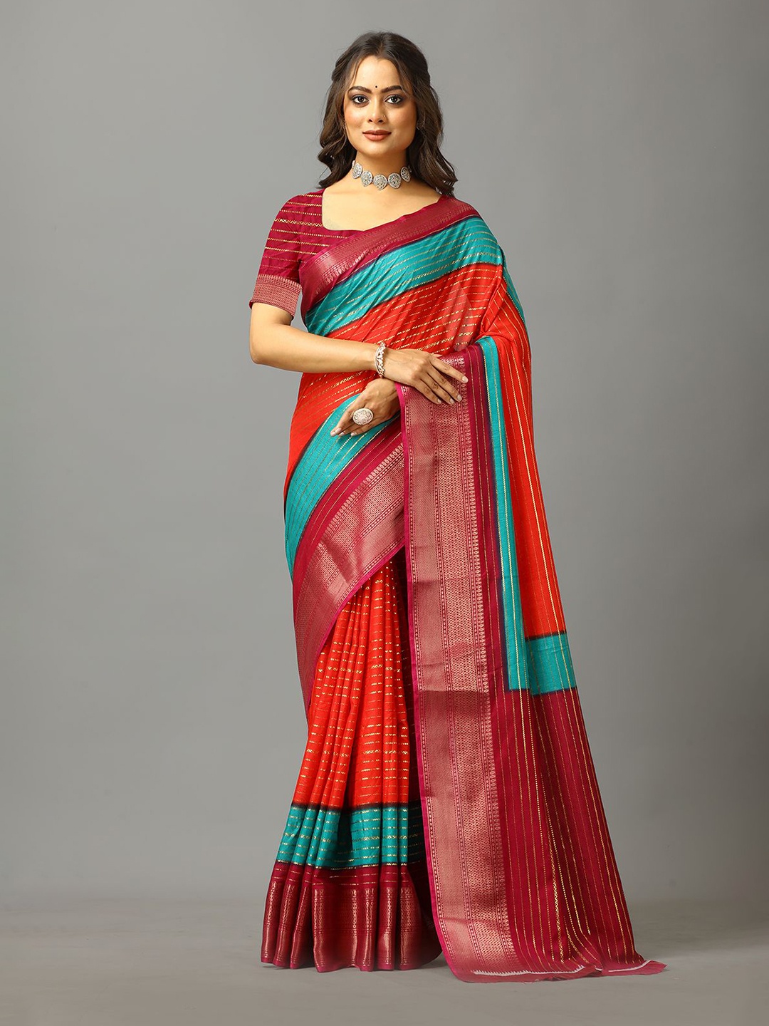 

VIRENDRA TEXTILES Striped Zari Saree With Blouse Piece, Burgundy