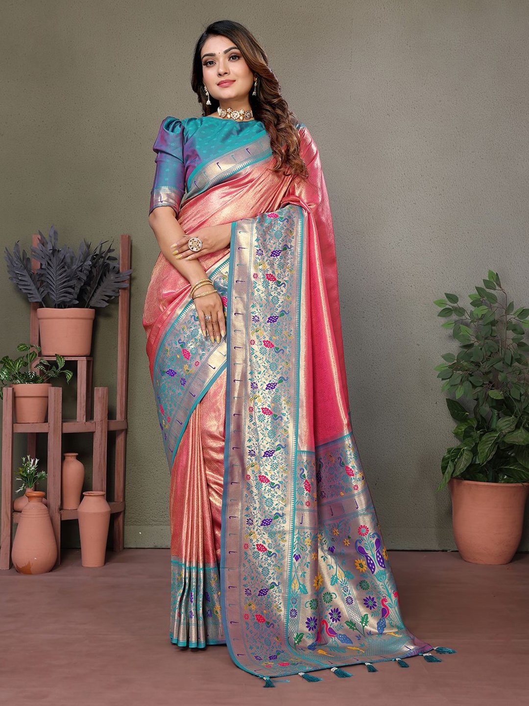 

DIVASTRI Woven Design Zari Silk Blend Banarasi Saree, Pink