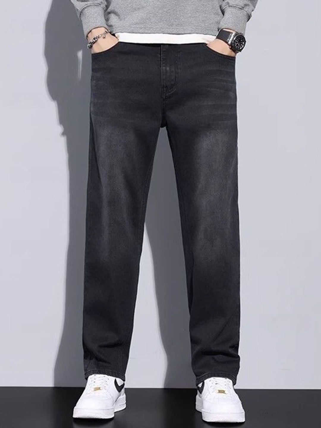 

Mast & Harbour Men Cotton Mid-Rise Regular Fit Light Fade Jeans, Black