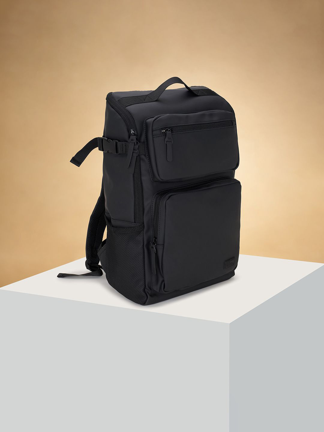 

Ajile by Pantaloons Men Backpack, Black