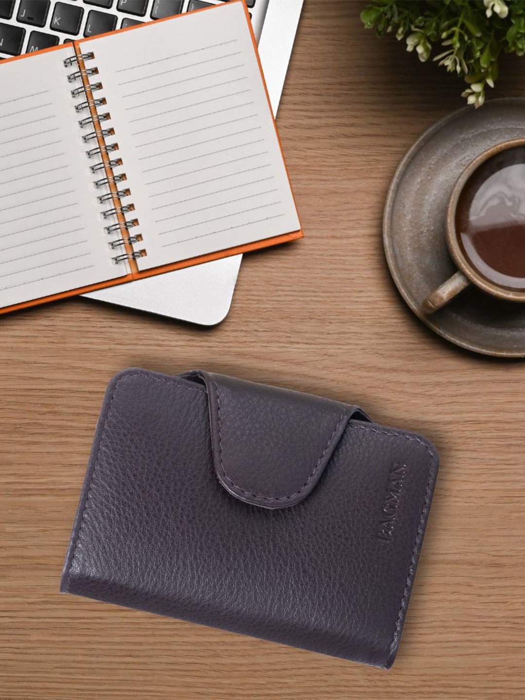 

BAGMAN Men Leather Card Holder, Brown