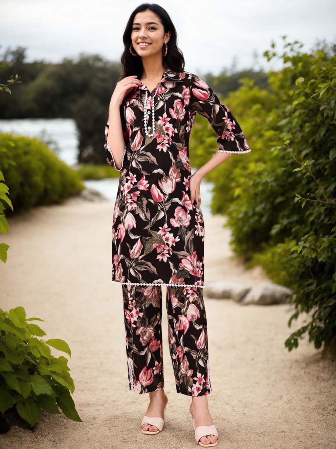 

Anouk Floral Printed Shirt Collar Pure Cotton Tunic And Trouser, Black