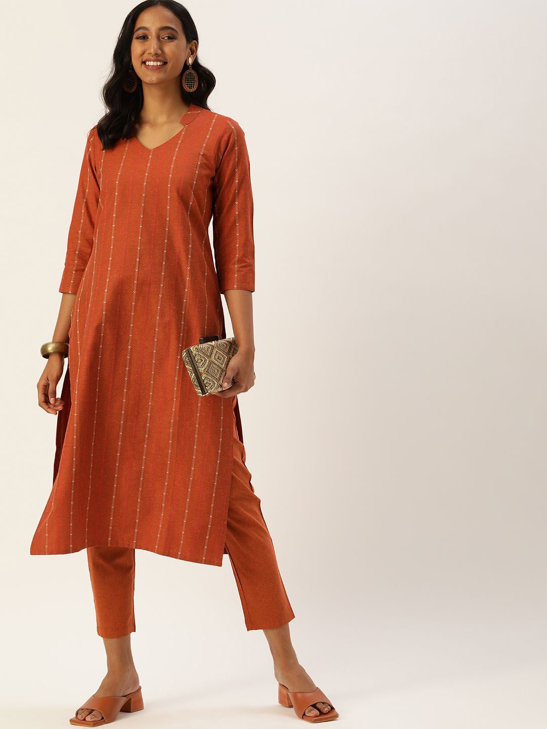 

DIVASTRI Striped Mandarin Collar Straight Kurta With Trousers, Rust
