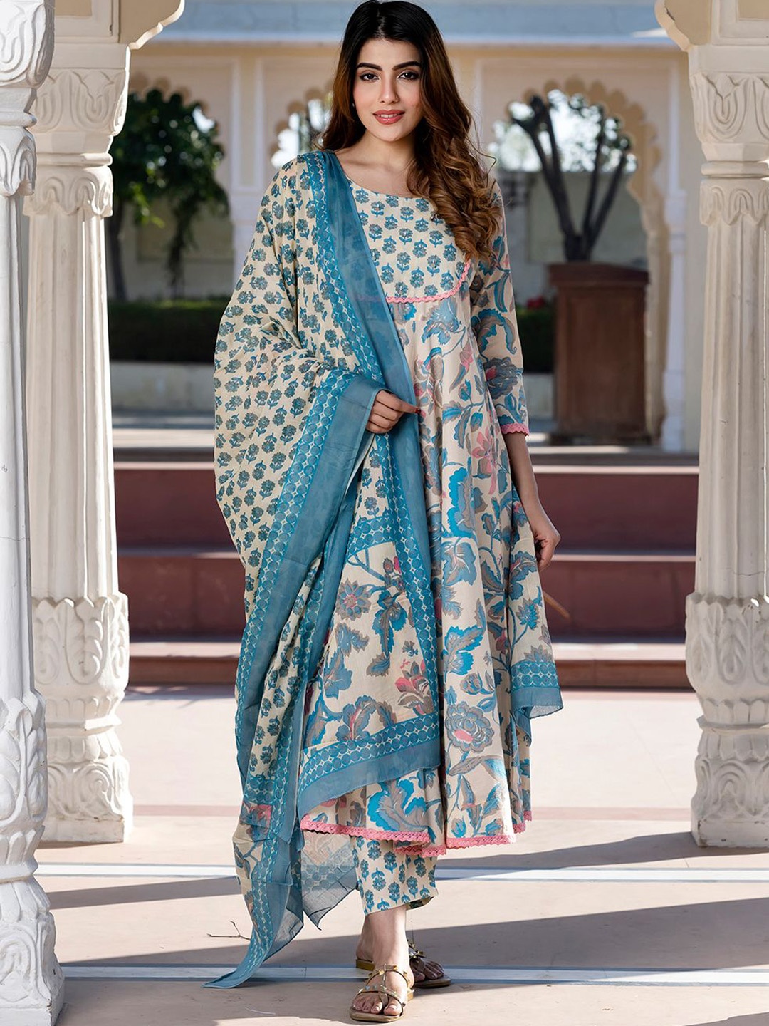 

Jaitpuriya Women Floral Printed Regular Pure Cotton Kurta with Trousers & With Dupatta, Cream
