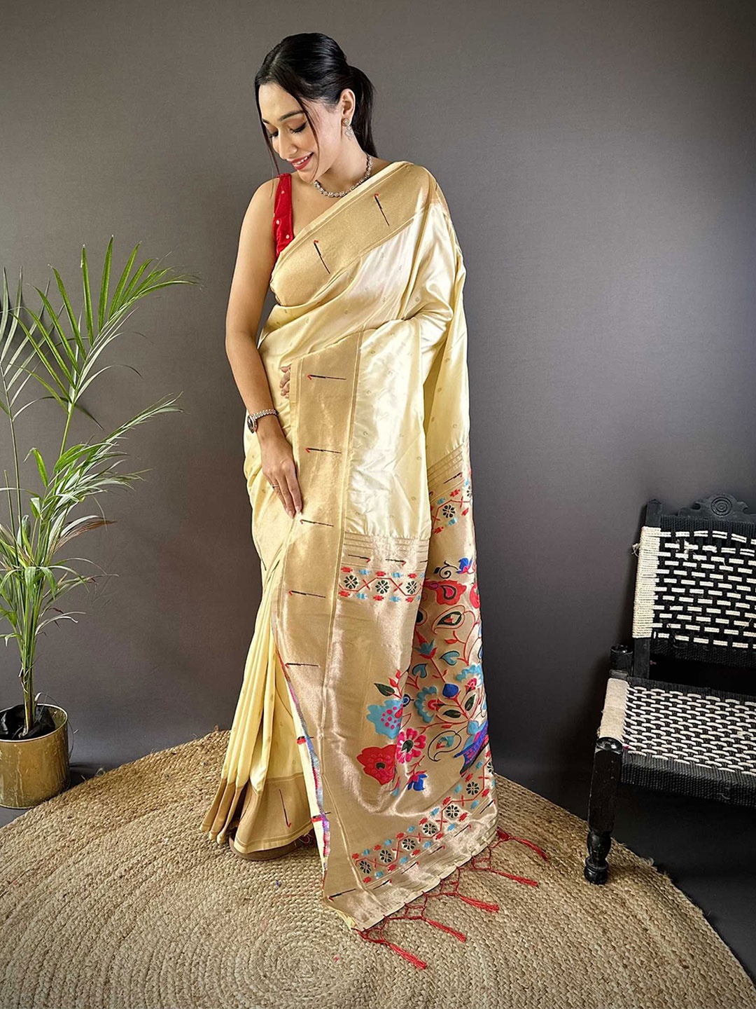 

Mitera Woven Design Zari Paithani Saree, Cream