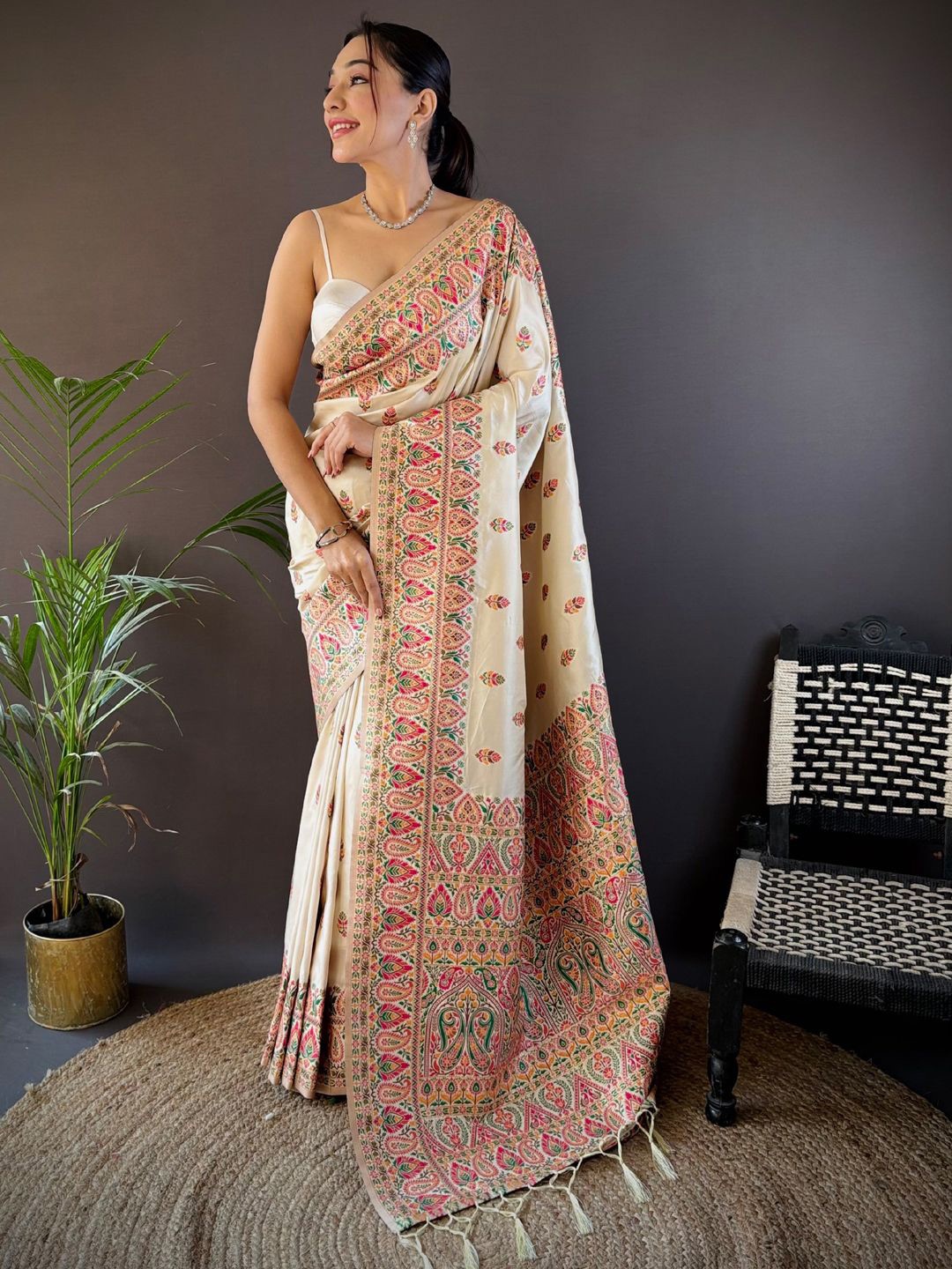 

DIVASTRI Woven Design Pashmina Saree, White