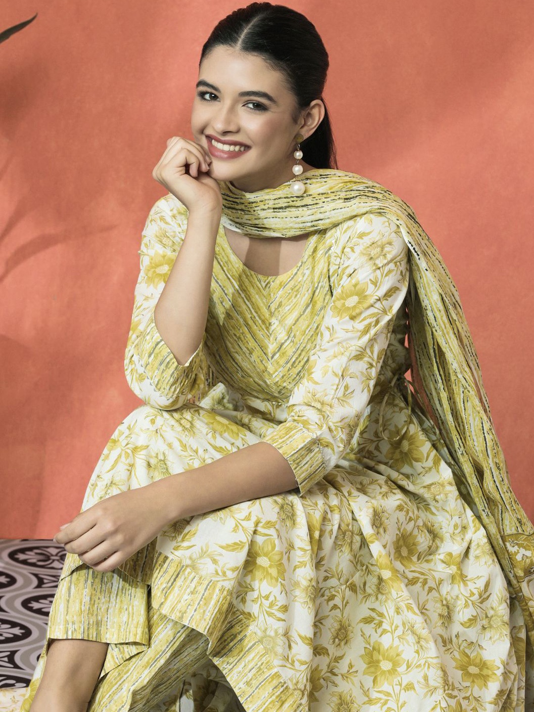 

Sangria Floral Printed Round Neck Gotta Patti Cotton A-Line Kurta With Trousers & Dupatta, Lime green