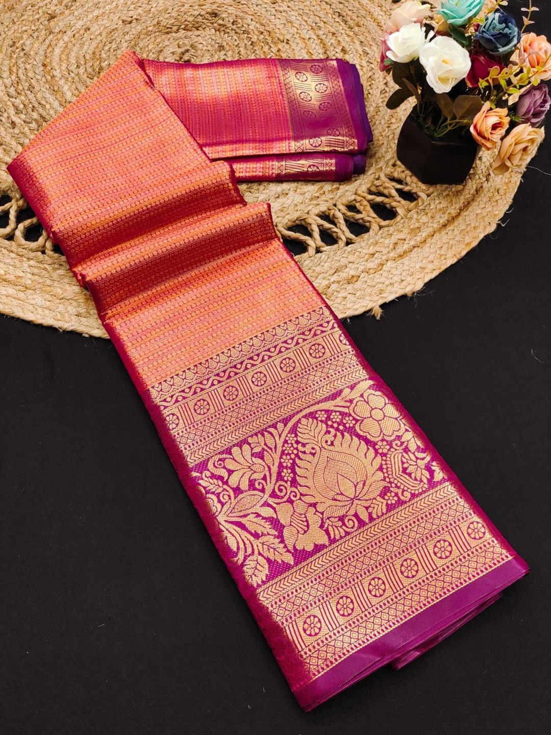 

DIVASTRI Floral Woven Design Zari Pure Silk Banarasi Saree, Pink