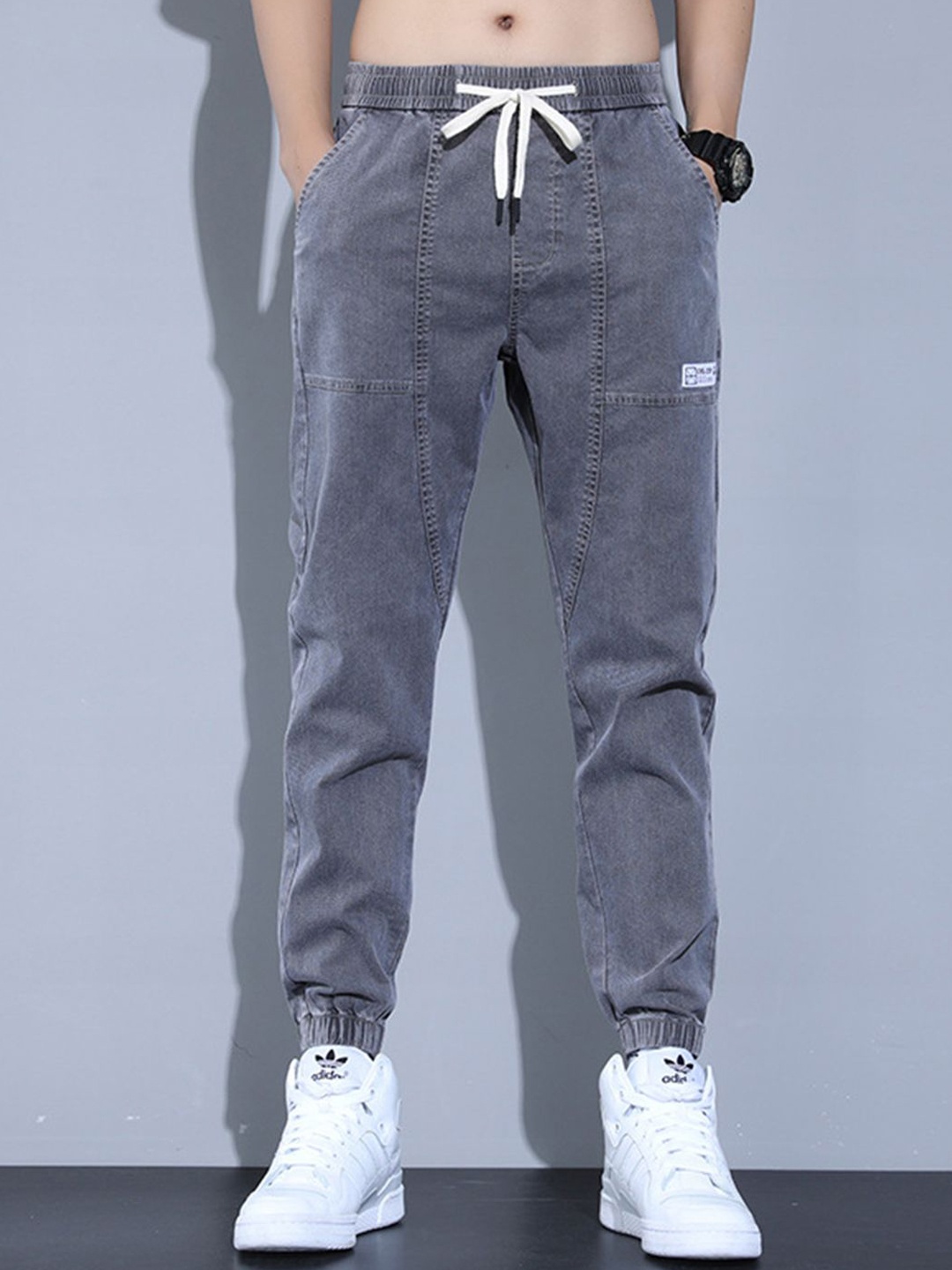

HERE&NOW Men Mid-Rise Regular Fit v Jeans, Grey