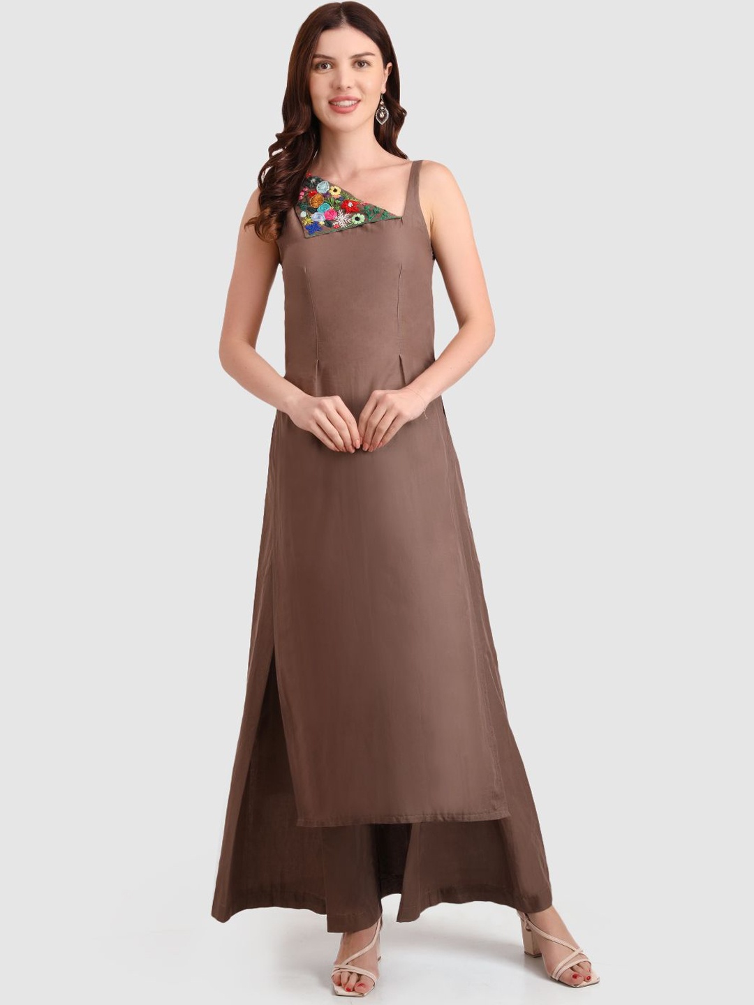 

fabbit Women Embroidered Straight Pure Cotton Kurta with Palazzos, Brown