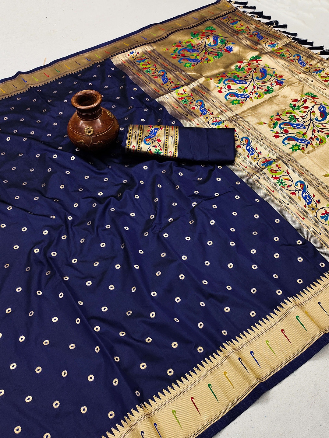 

ZIBLON Ethnic Motifs Zari Silk Blend Designer Kanjeevaram Saree, Navy blue