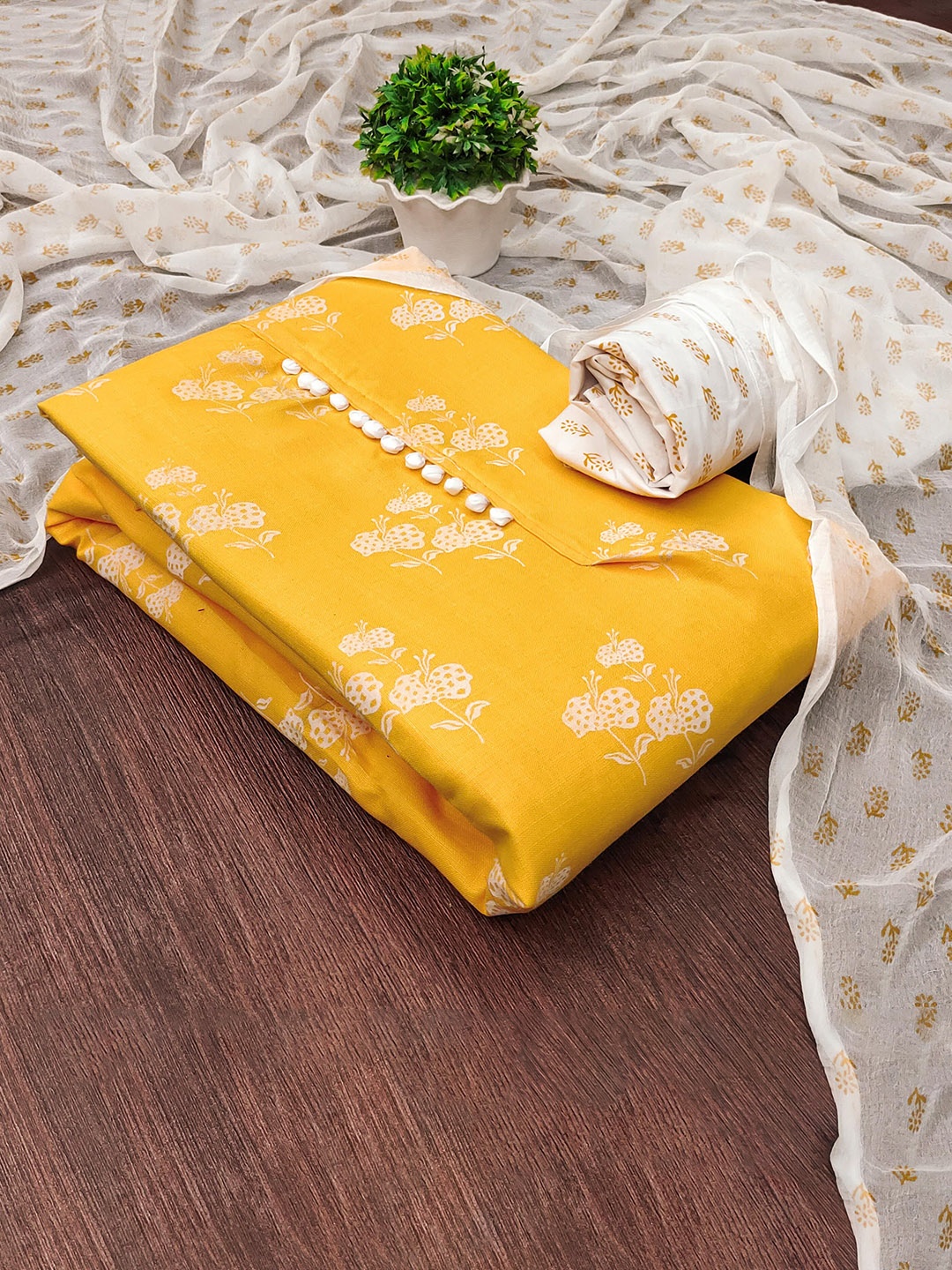 

SAINOOR Floral Printed Unstitched Dress Material, Yellow