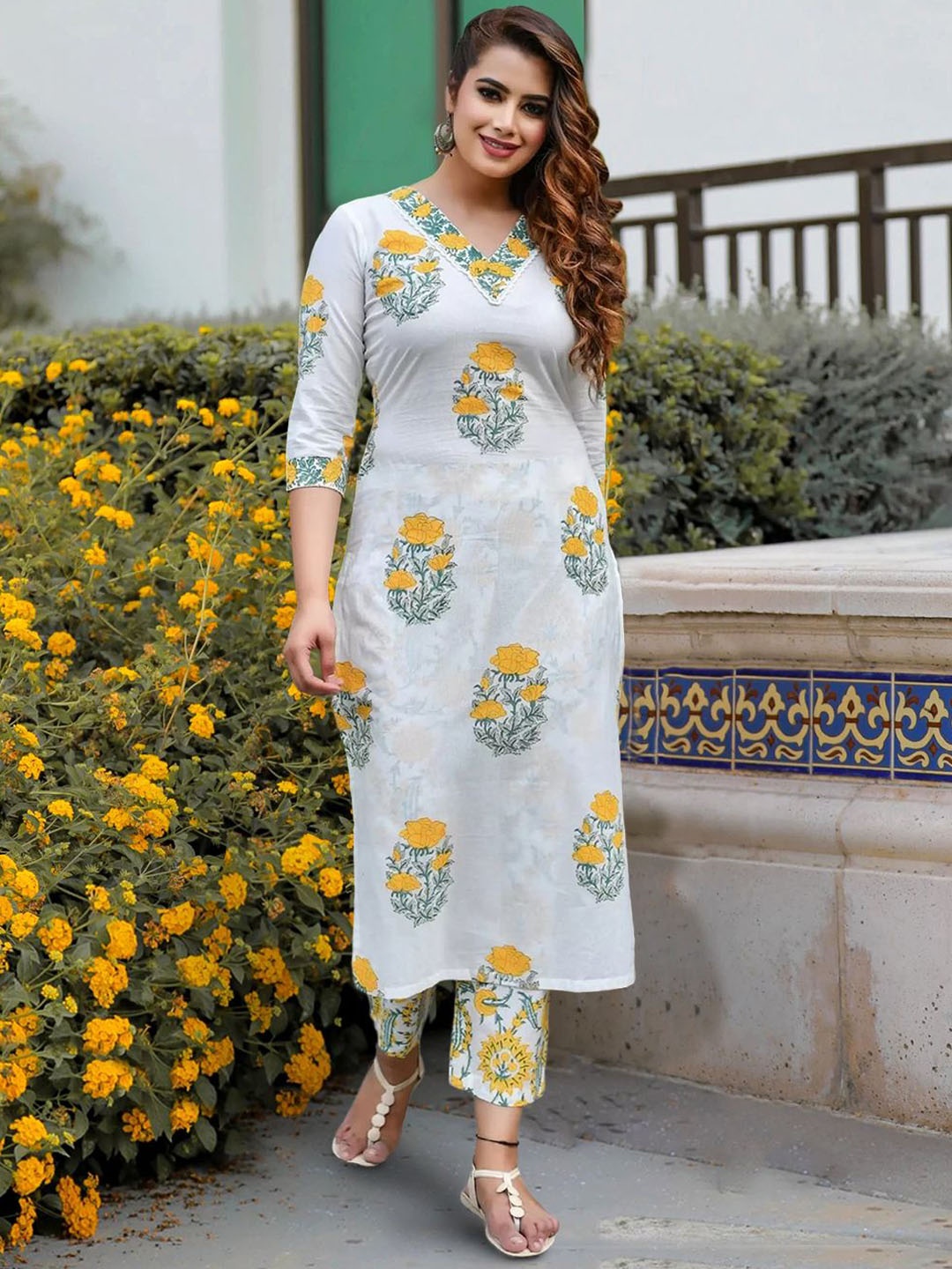 

Moda Rapido Women Ethnic Motifs Printed Regular Kurta with Trousers & With Dupatta, White