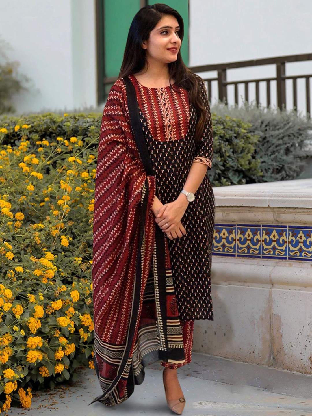 

Moda Rapido Women Ethnic Motifs Printed Regular Kurta with Trousers & With Dupatta, Black