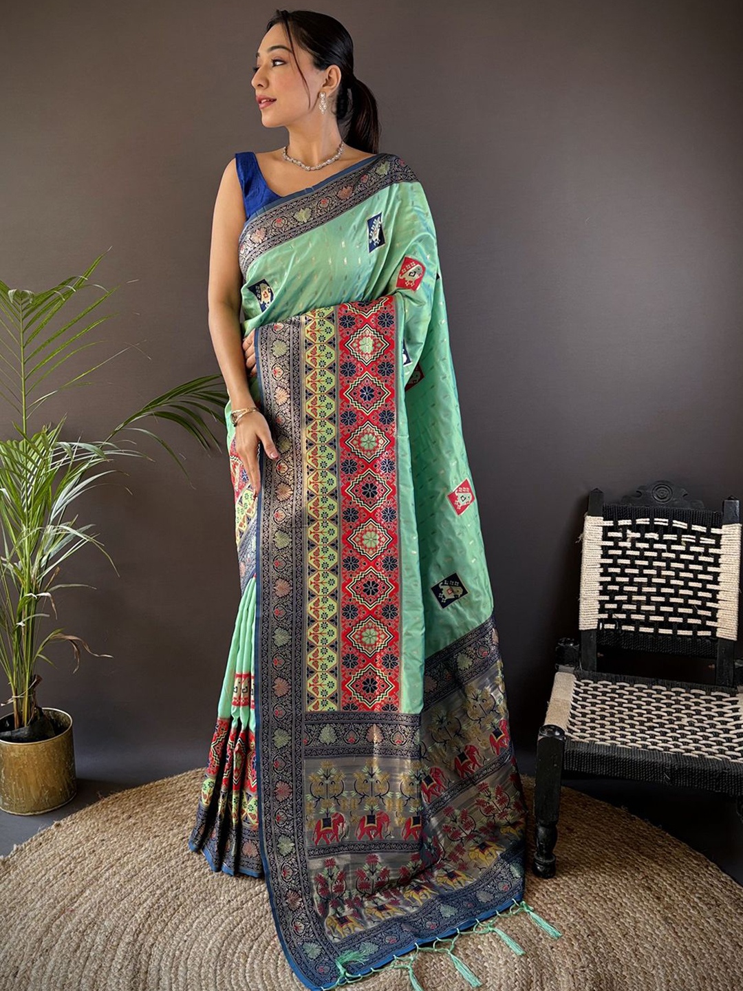 

DIVASTRI Woven Design Zari Silk Blend Patola Saree, Blue