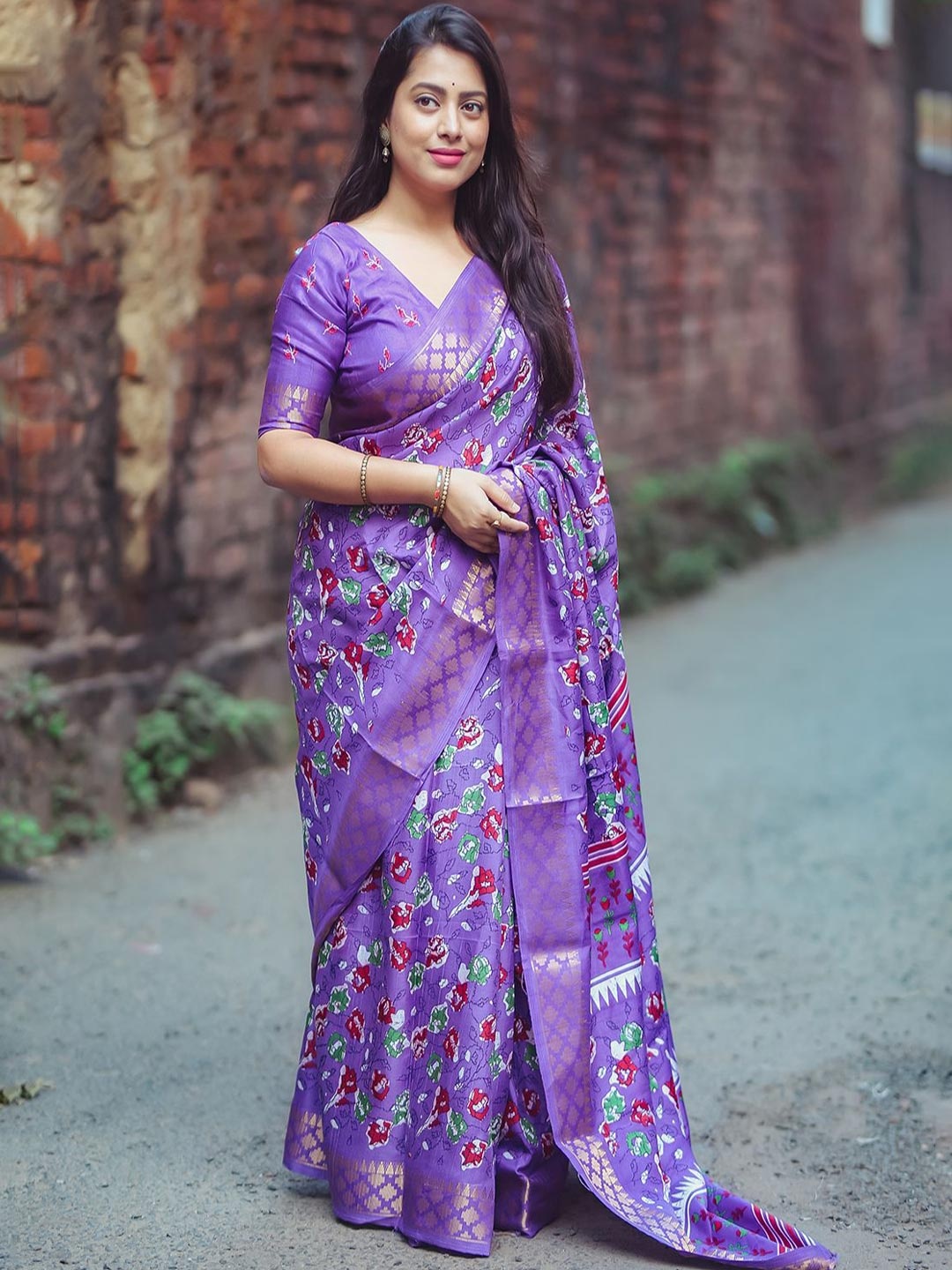 

DIVASTRI Kalamkari Zari Silk Blend Saree, Lavender