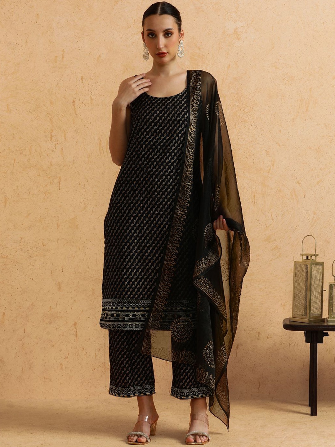 

STYLEBAAZI Floral Printed Round Neck Straight Kurta With Trousers & Dupatta, Black