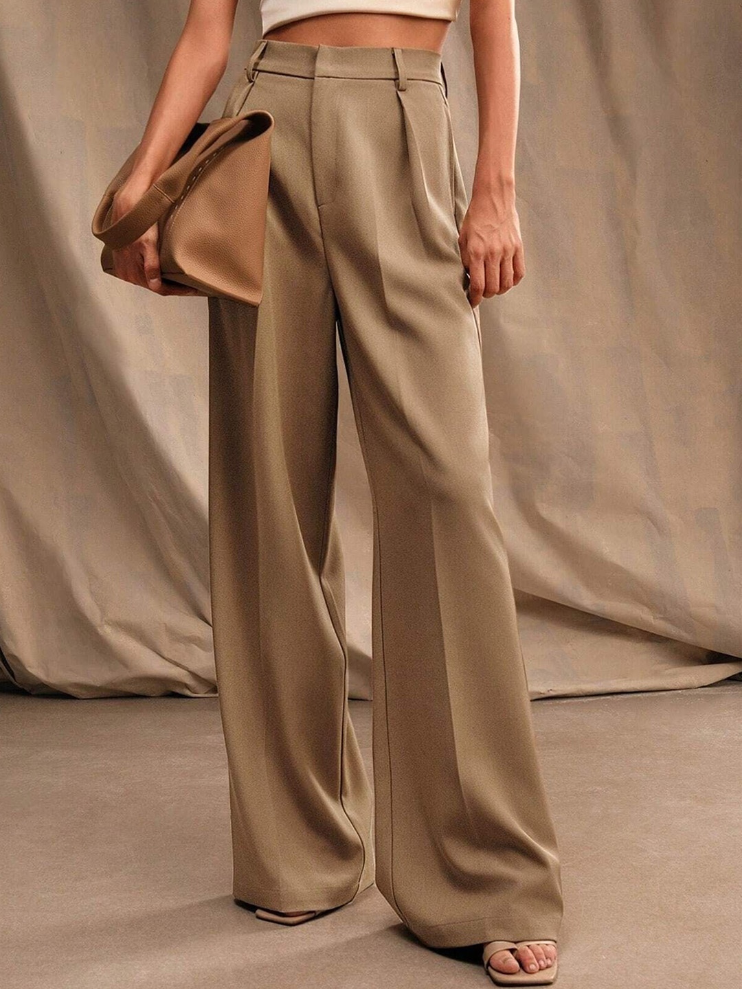 

FNOCKS Women Original Loose Fit High-Rise Lint Free Pleated Trousers, Beige