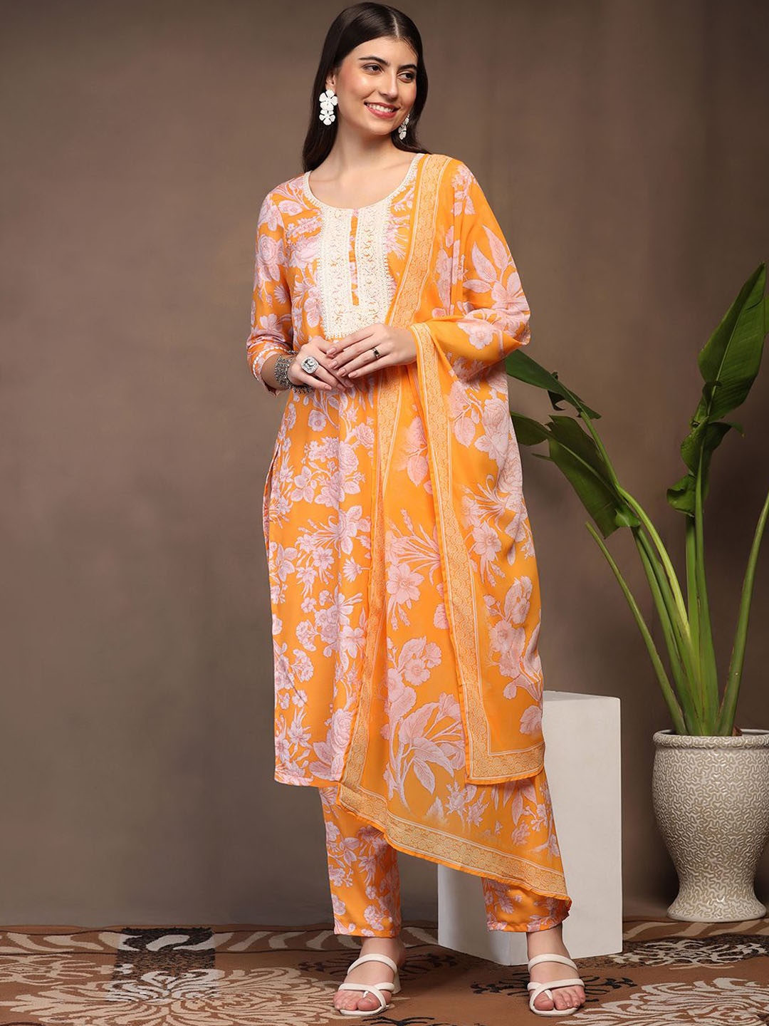 

Sangria Floral Printed Straight Kurta & Trousers With Dupatta, Yellow