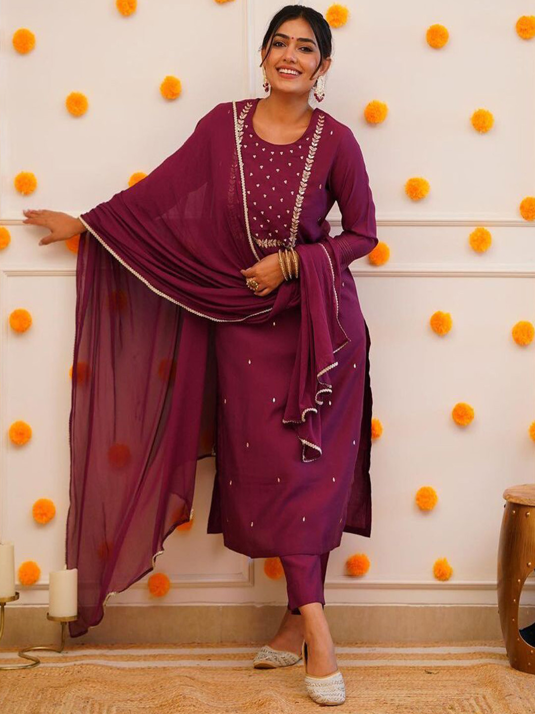 

REALLTREND Floral Embroidered Thread Work Straight Kurta With Trouser & Dupatta, Maroon