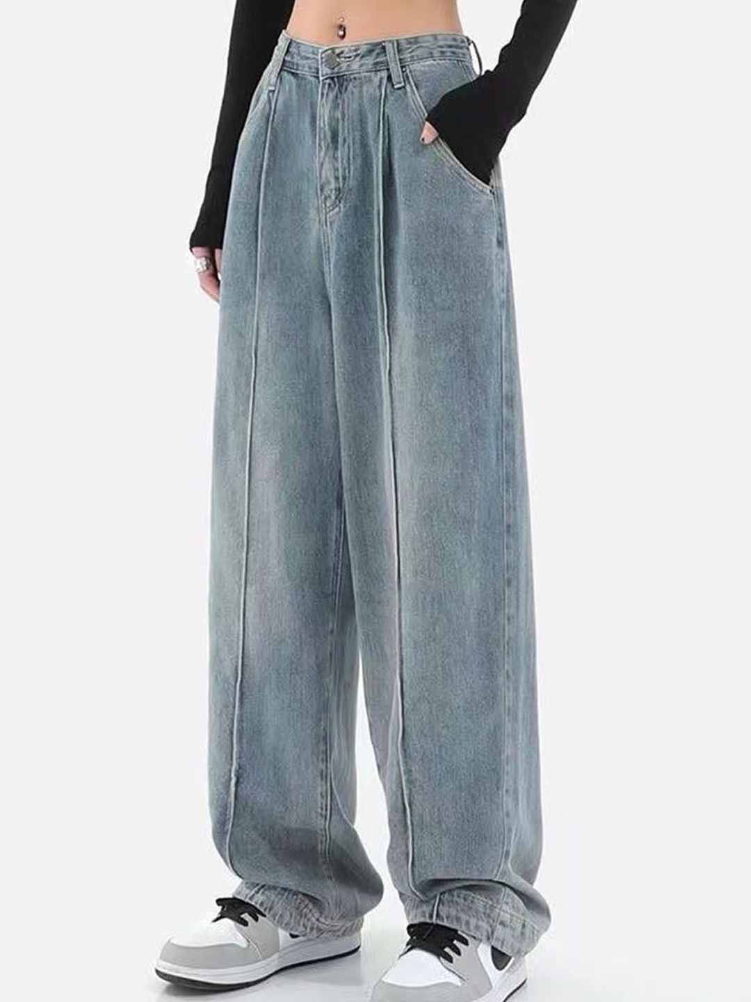 

StyleCast Women Mid-Rise Heavy Fade Cotton Jeans, Blue