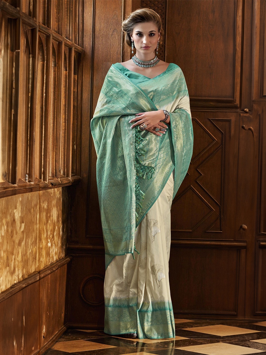 

MAHALASA Ethnic Motifs Zari Pure Silk Banarasi Saree, Off white