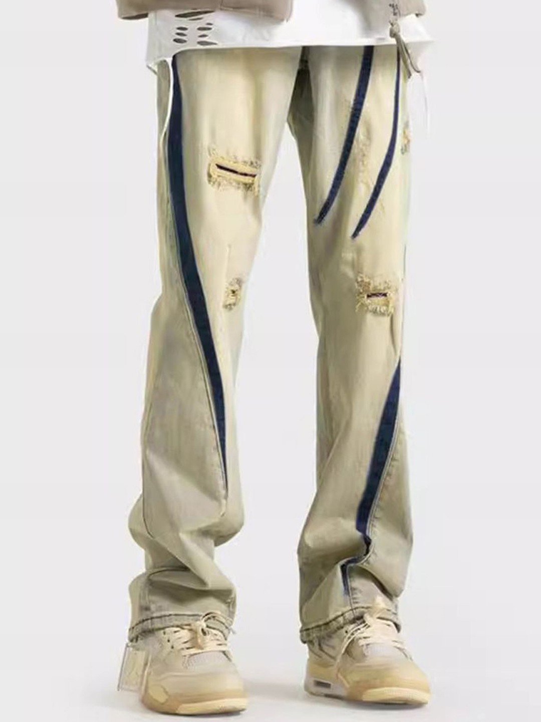 

The Roadster Lifestyle Co Men Mid-Rise Jeans, Yellow