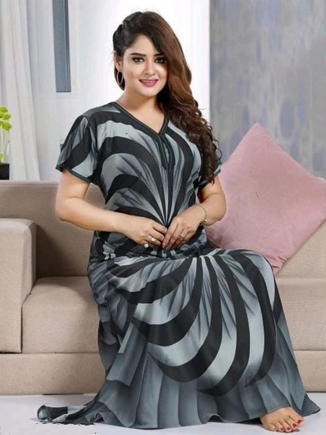 

PR PINK ROYAL Printed Maxi Nightdress, Black