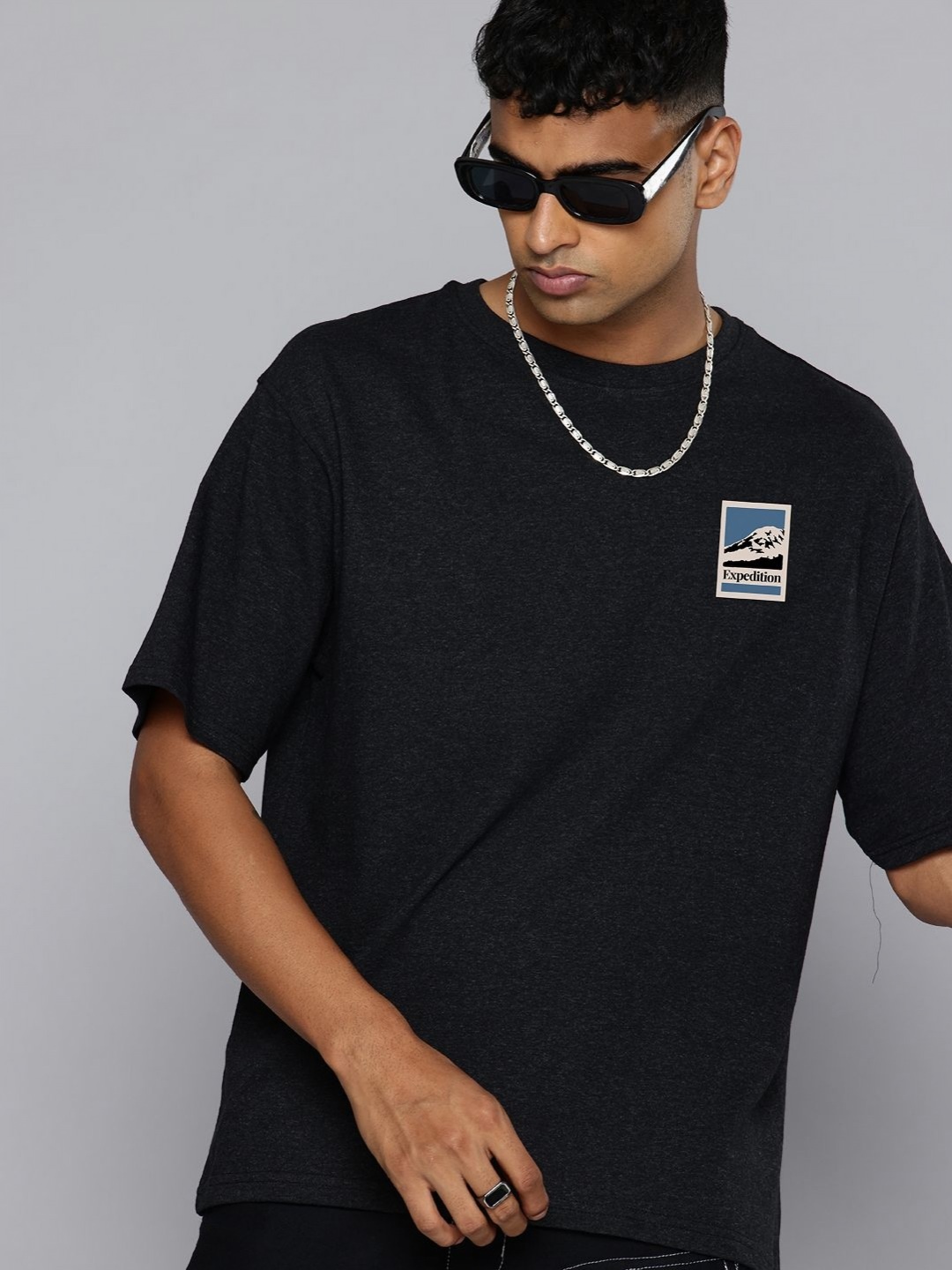 

R.Code by The Roadster Life Co. Men Pockets T-shirt, Charcoal