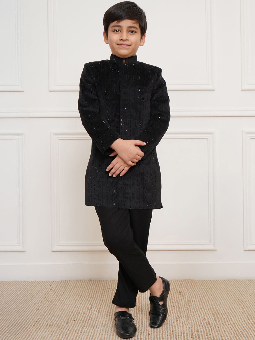 

Vastramay Boys Slim Fit Embroidered Sherwani Set, Black