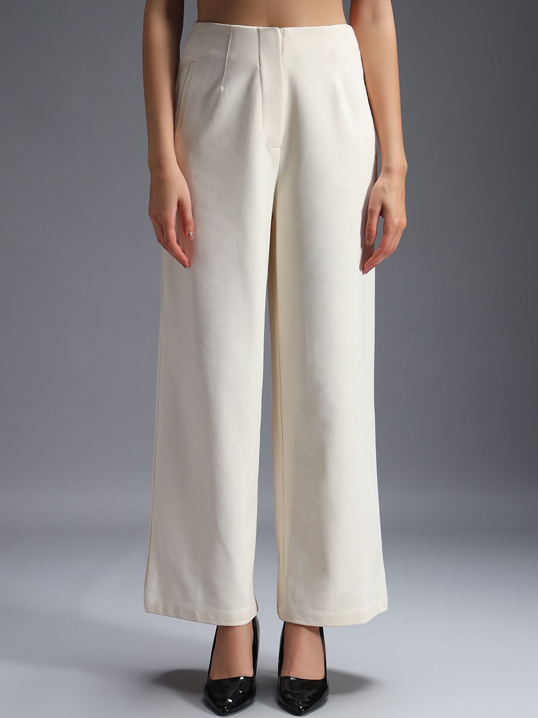 

Zastraa Women Relaxed Wide Leg High-Rise Trousers, Off white