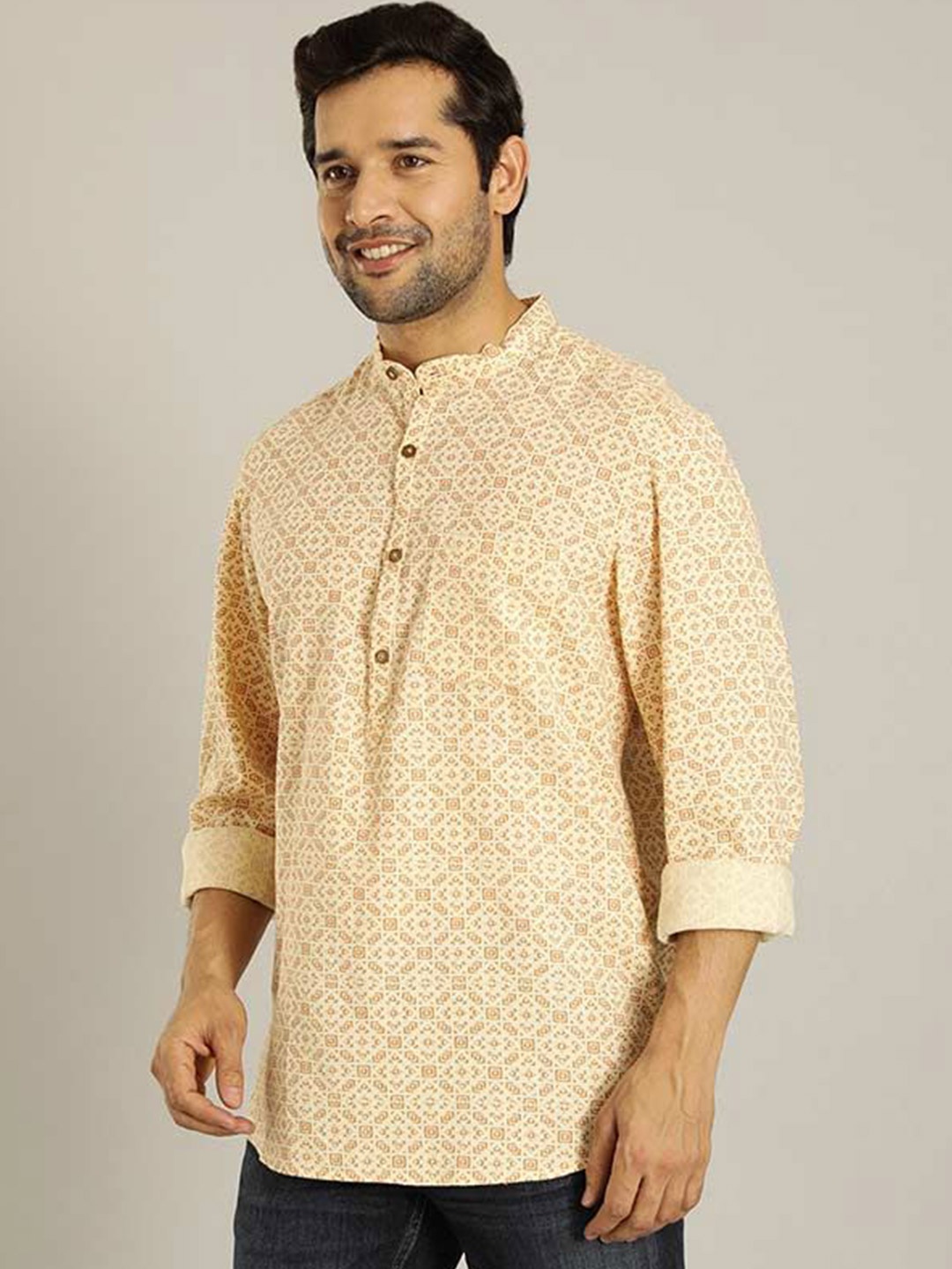 

Indian Terrain Men Slim Fit Floral Opaque Printed Casual Shirt, Beige