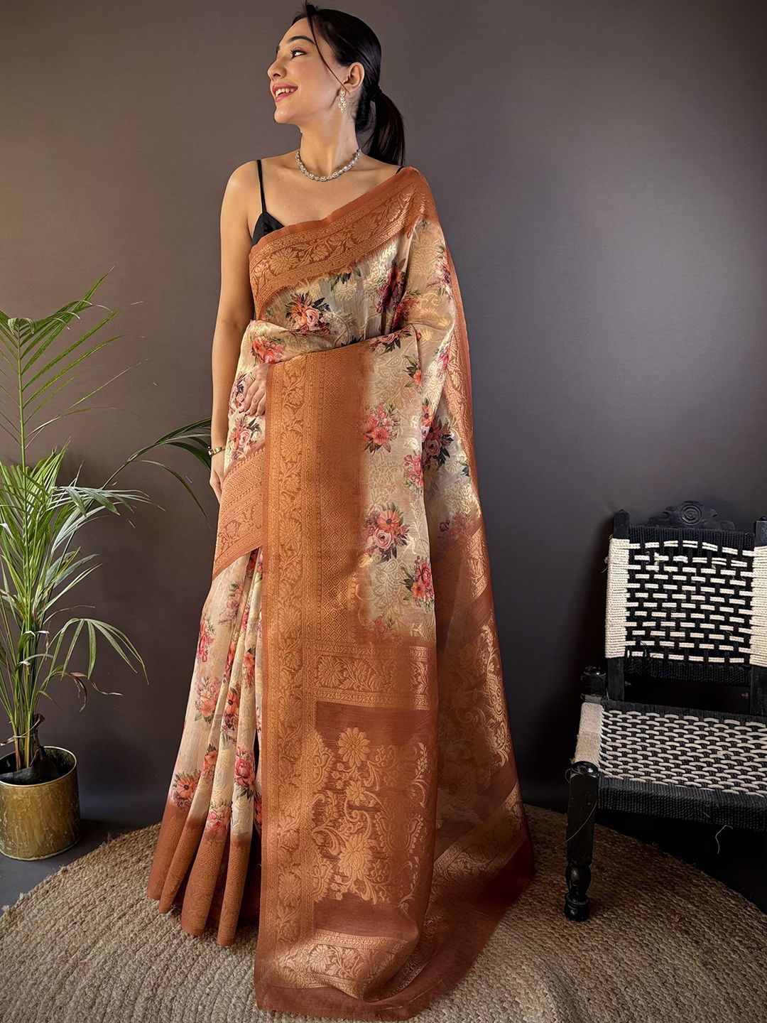 

DIVASTRI Floral Printed Zari Saree With Unstitched Blouse Piece, Brown