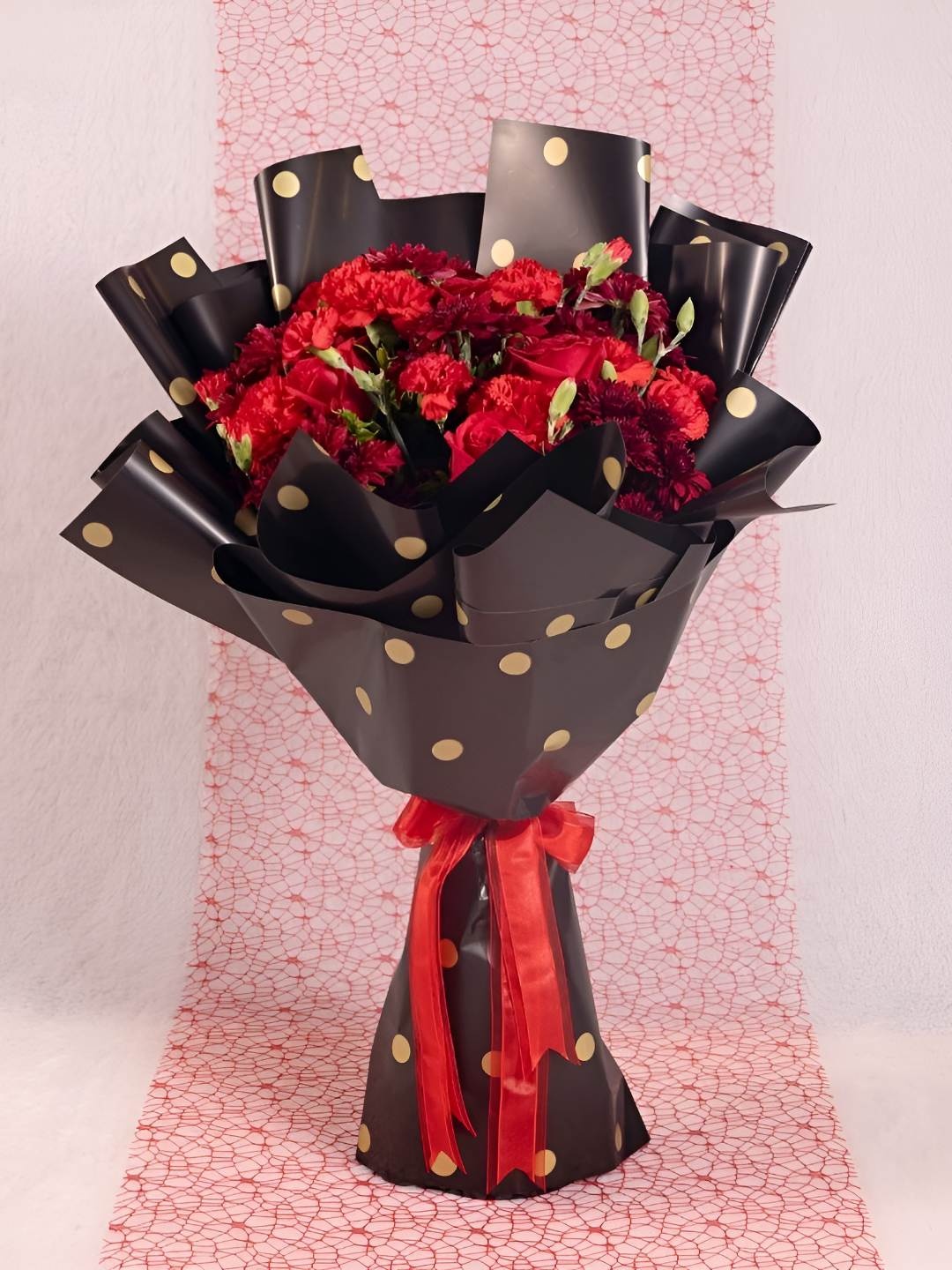 

Floral Boutique Red 28 Pieces Mixed Fresh Flowers Bouquet