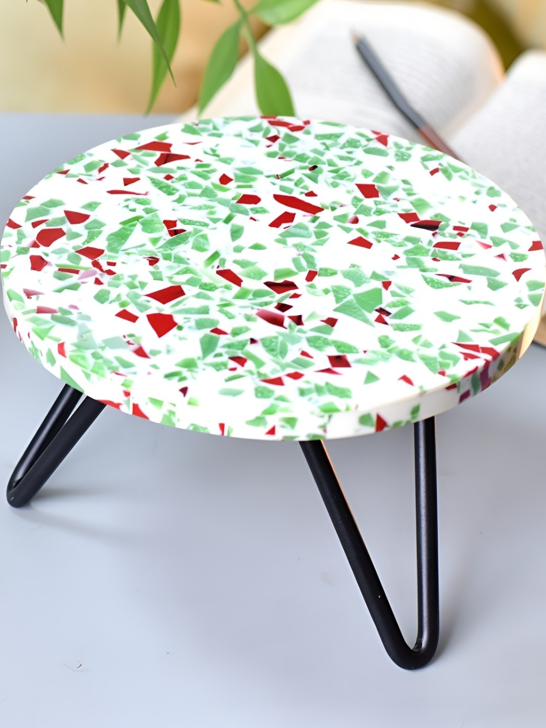 

Indianshelf White & Green Wooden Easy to Clean Cake Stand