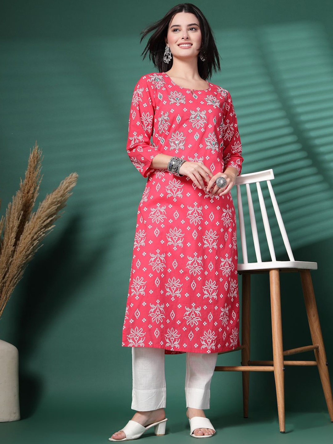 

Sangria Bandhani Printed Notch Neck Mirror Work Pure Cotton Straight Kurta, Pink